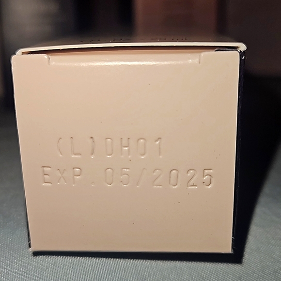 MARYKAY Timewise Miracle Set Normal to Dry Skin - Picture 2 of 7